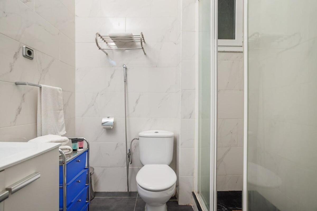 Next To Sagrada Familia 4-Bedroom Apartment Barcelona Buitenkant foto