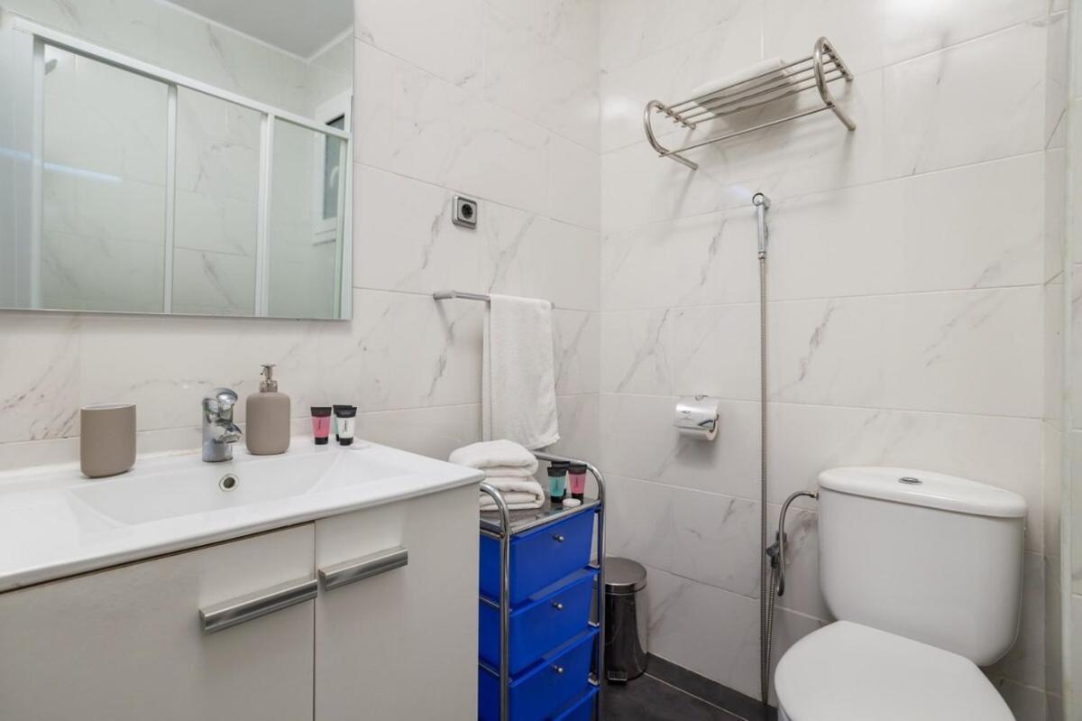 Next To Sagrada Familia 4-Bedroom Apartment Barcelona Buitenkant foto