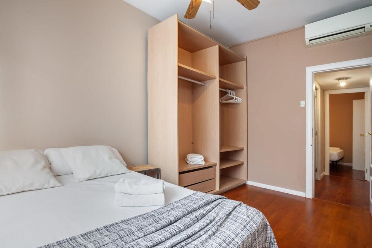 Next To Sagrada Familia 4-Bedroom Apartment Barcelona Buitenkant foto