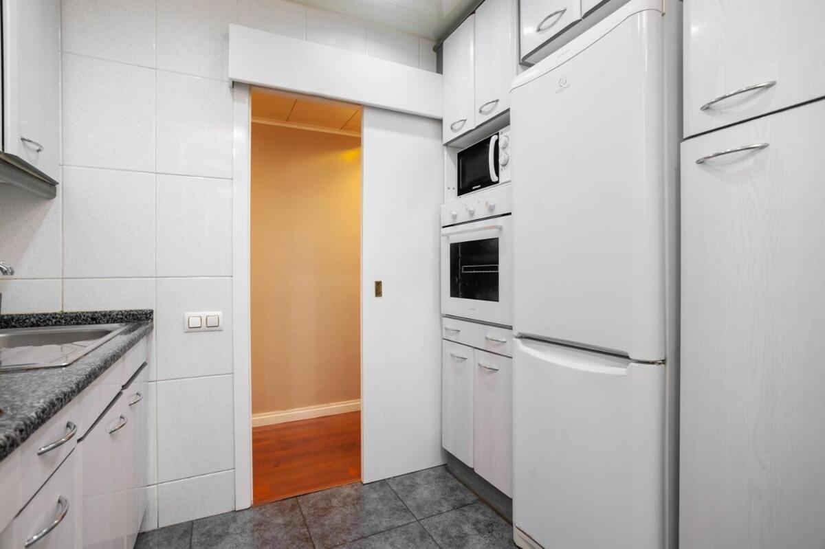 Next To Sagrada Familia 4-Bedroom Apartment Barcelona Buitenkant foto