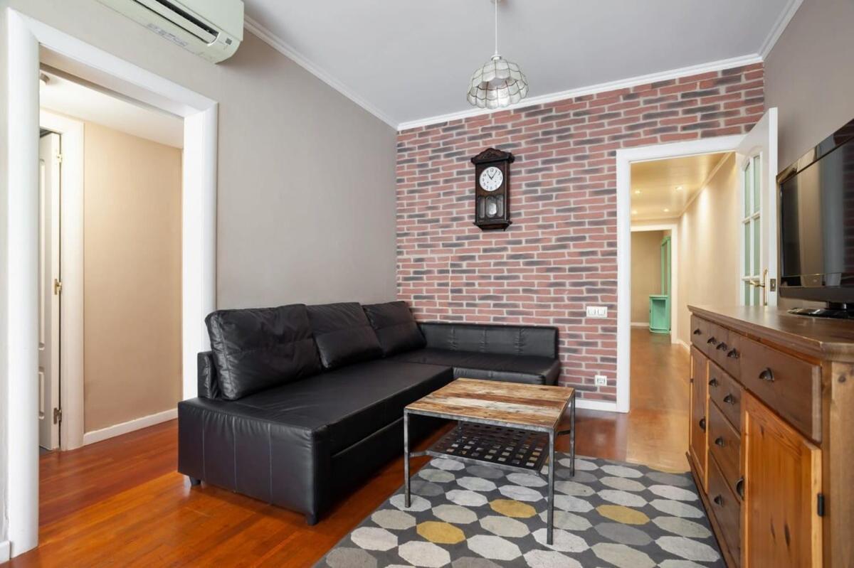Next To Sagrada Familia 4-Bedroom Apartment Barcelona Buitenkant foto