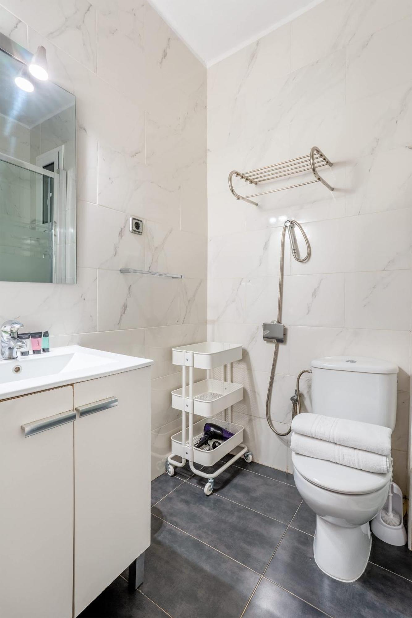 Next To Sagrada Familia 4-Bedroom Apartment Barcelona Buitenkant foto
